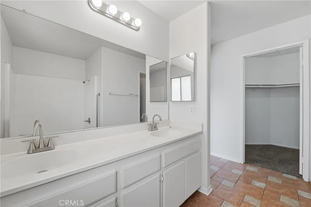 9150 Senna Court, Fontana, California 92335 home-pic-36