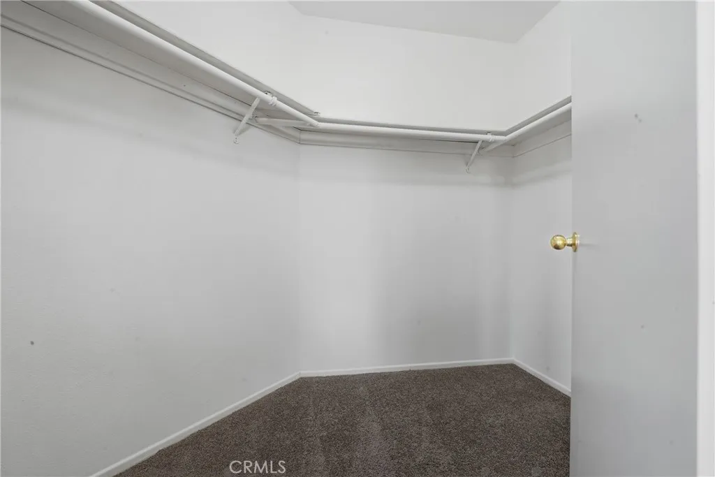 9150 Senna Court, Fontana, California 92335 home-pic-35