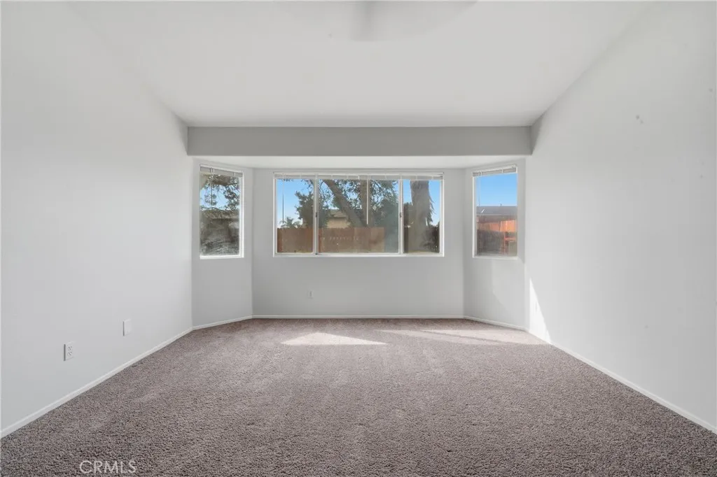 9150 Senna Court, Fontana, California 92335 home-pic-33