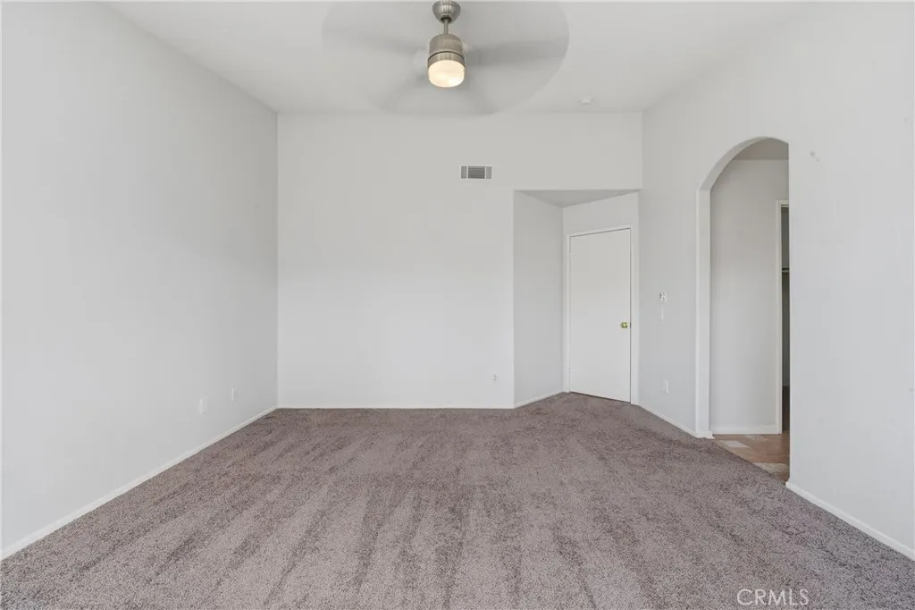 9150 Senna Court, Fontana, California 92335 home-pic-34