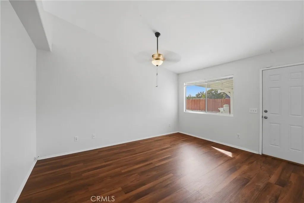 9150 Senna Court, Fontana, California 92335 home-pic-16