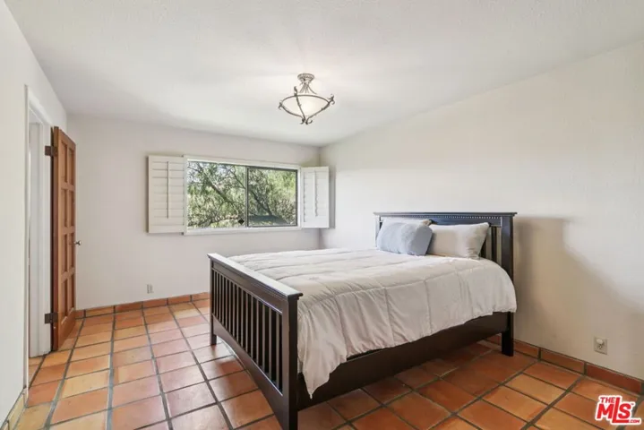 Downstairs Bedroom 1