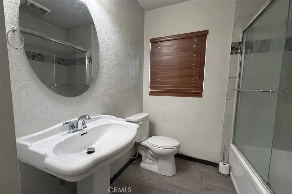 1071 E 46th, Long Beach, California 90807 home-pic-4