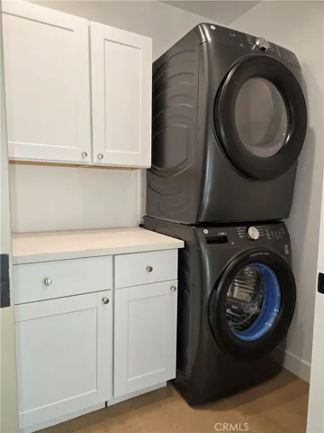 7907 Vicksburg Ave. - Laundry room