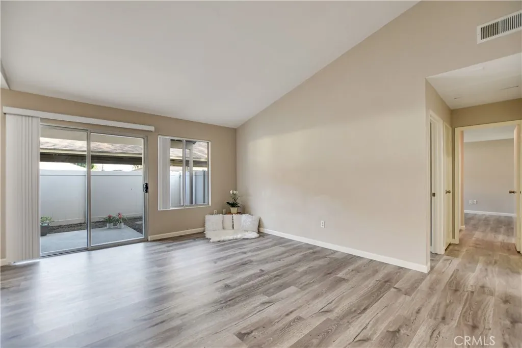 1031 S Palmetto Avenue A2, Ontario, California 91762 home-pic-2