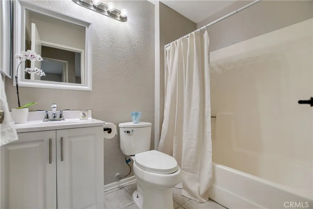 1031 S Palmetto Avenue A2, Ontario, California 91762 home-pic-16