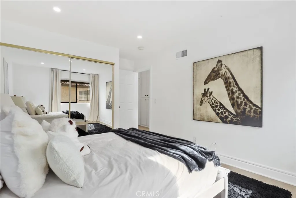 21500 Califa Street 184, Woodland Hills, California 91367 home-pic-12