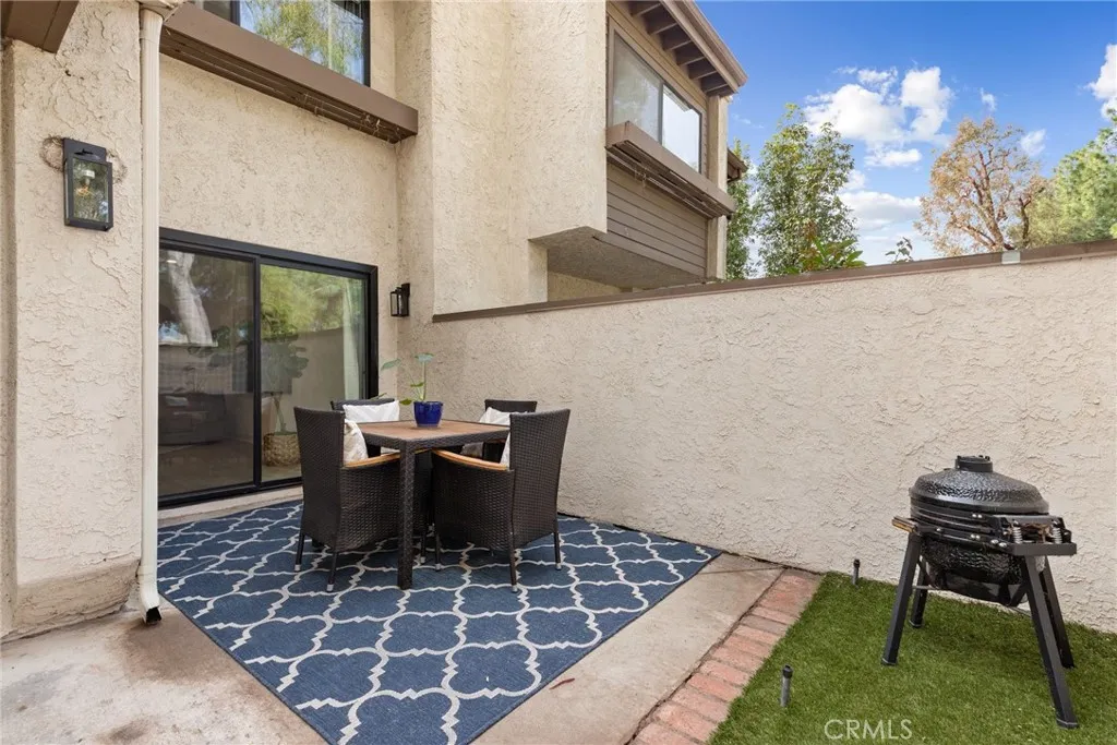 21500 Califa Street 184, Woodland Hills, California 91367 home-pic-21