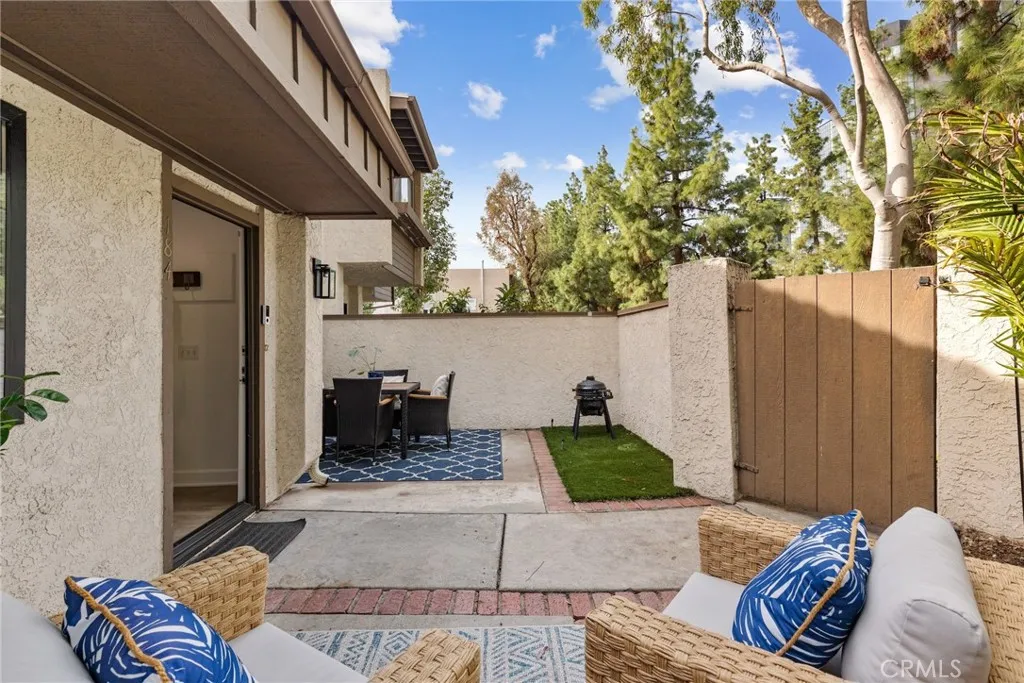 21500 Califa Street 184, Woodland Hills, California 91367 home-pic-22