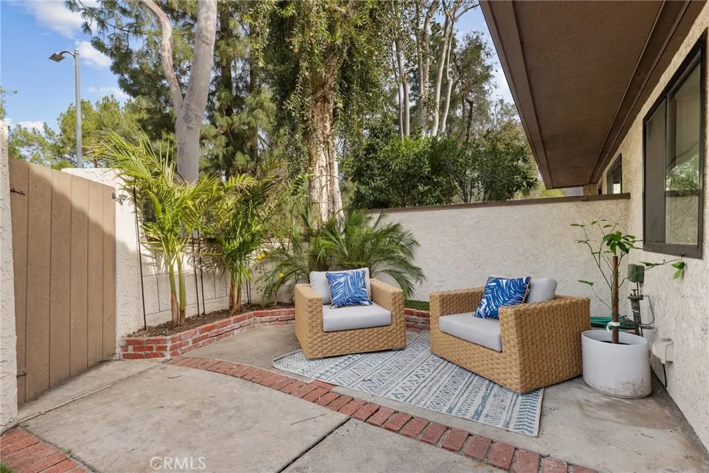 21500 Califa Street 184, Woodland Hills, California 91367 home-pic-20