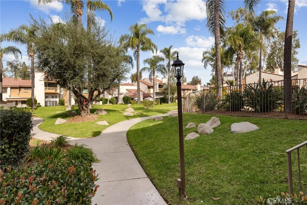 21500 Califa Street 184, Woodland Hills, California 91367 home-pic-24