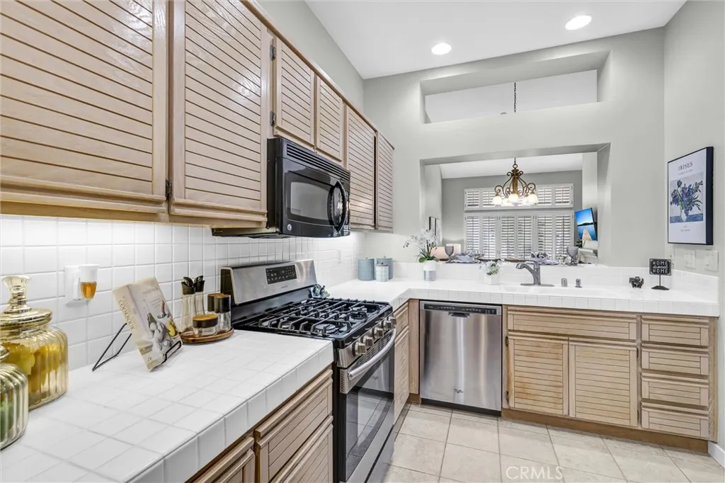 21531 Paseo Palmetto, Mission Viejo, California 92692 home-pic-10