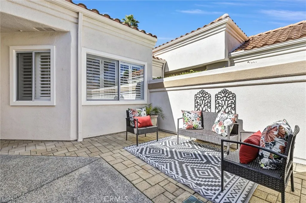 21531 Paseo Palmetto, Mission Viejo, California 92692 home-pic-2