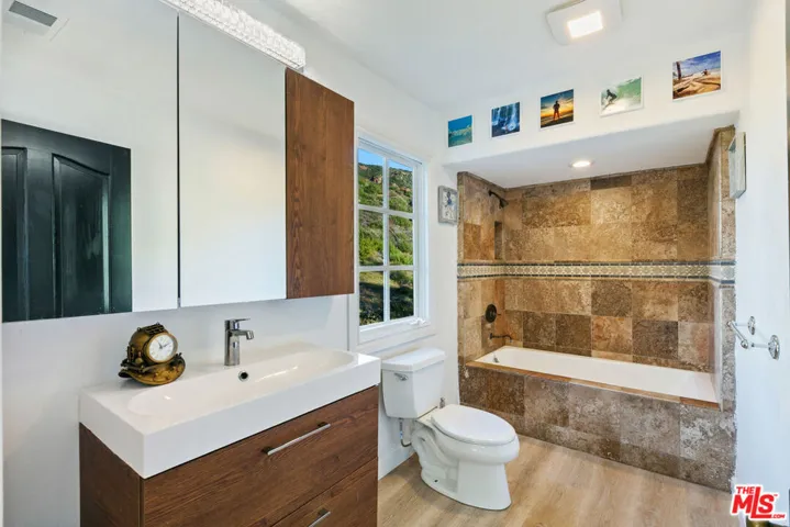guesthouse bathroom