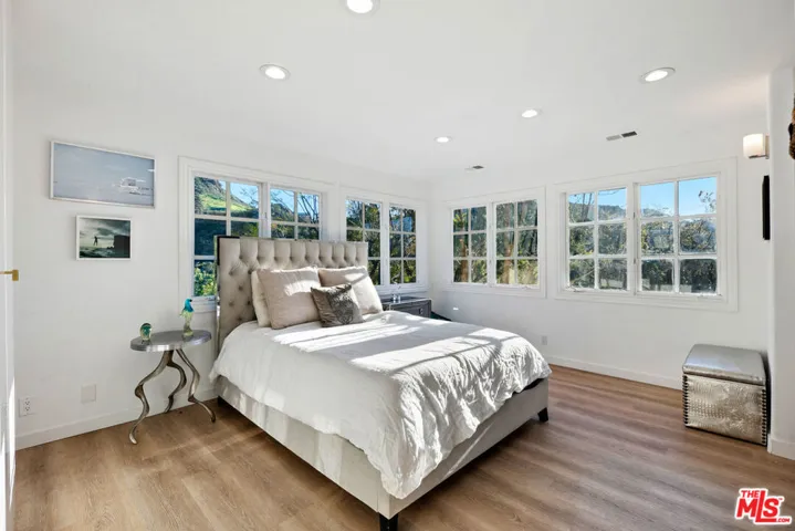 guesthouse bedroom