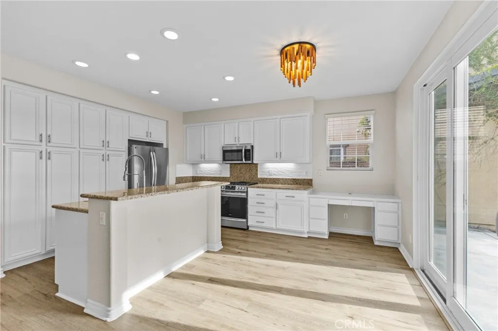 28459 Plymouth Way, Temecula, California 92591 home-pic-12