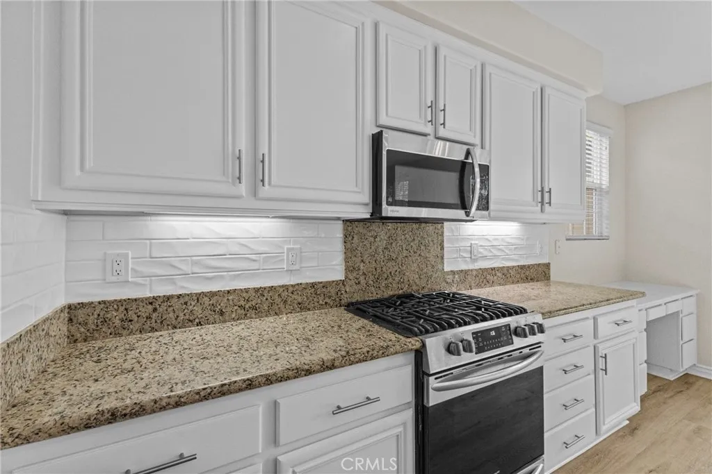 28459 Plymouth Way, Temecula, California 92591 home-pic-13