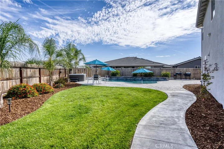 1267 Gold King Place Circle, Dinuba, California 93618