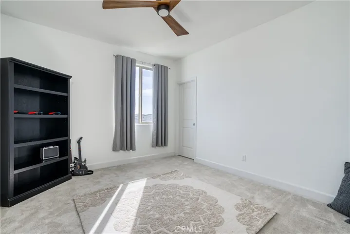 1267 Gold King Place Circle, Dinuba, California 93618