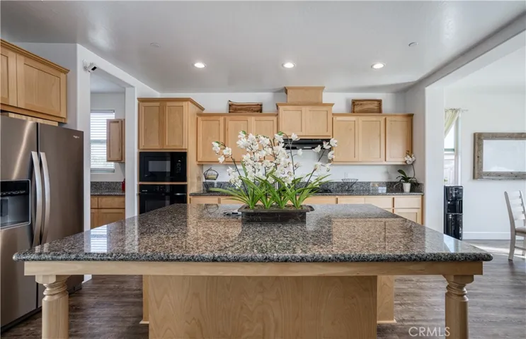 1267 Gold King Place Circle, Dinuba, California 93618