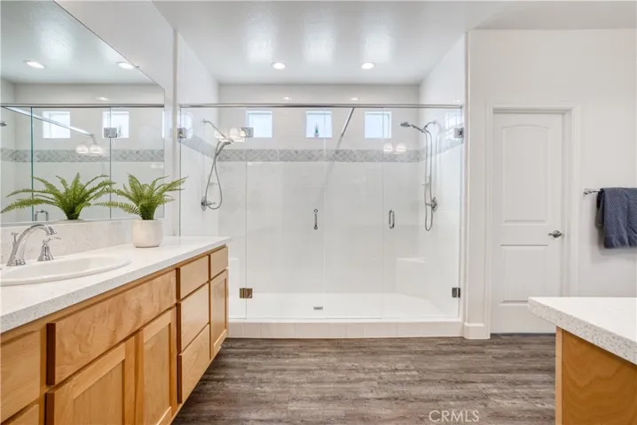 1267 Gold King Place Circle, Dinuba, California 93618