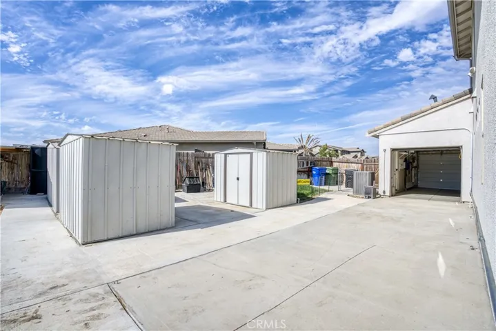1267 Gold King Place Circle, Dinuba, California 93618