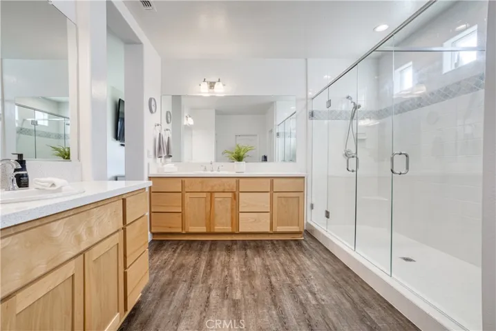 1267 Gold King Place Circle, Dinuba, California 93618