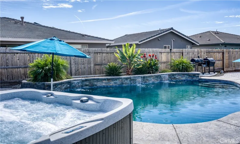 1267 Gold King Place Circle, Dinuba, California 93618
