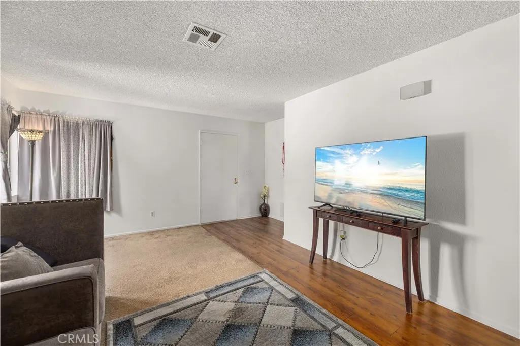 38511 Carolside, Palmdale, California 93550 home-pic-6