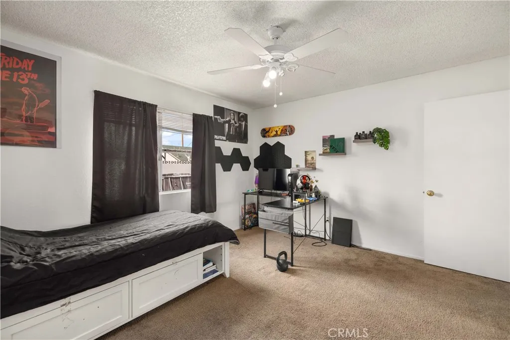 38511 Carolside, Palmdale, California 93550 home-pic-18