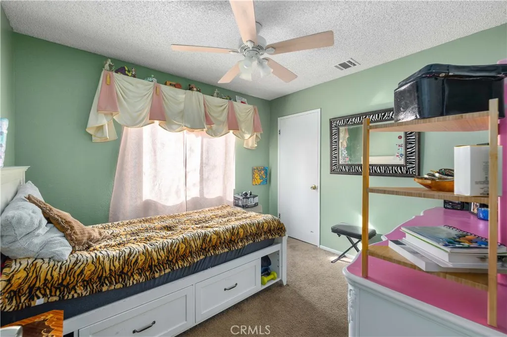 38511 Carolside, Palmdale, California 93550 home-pic-20