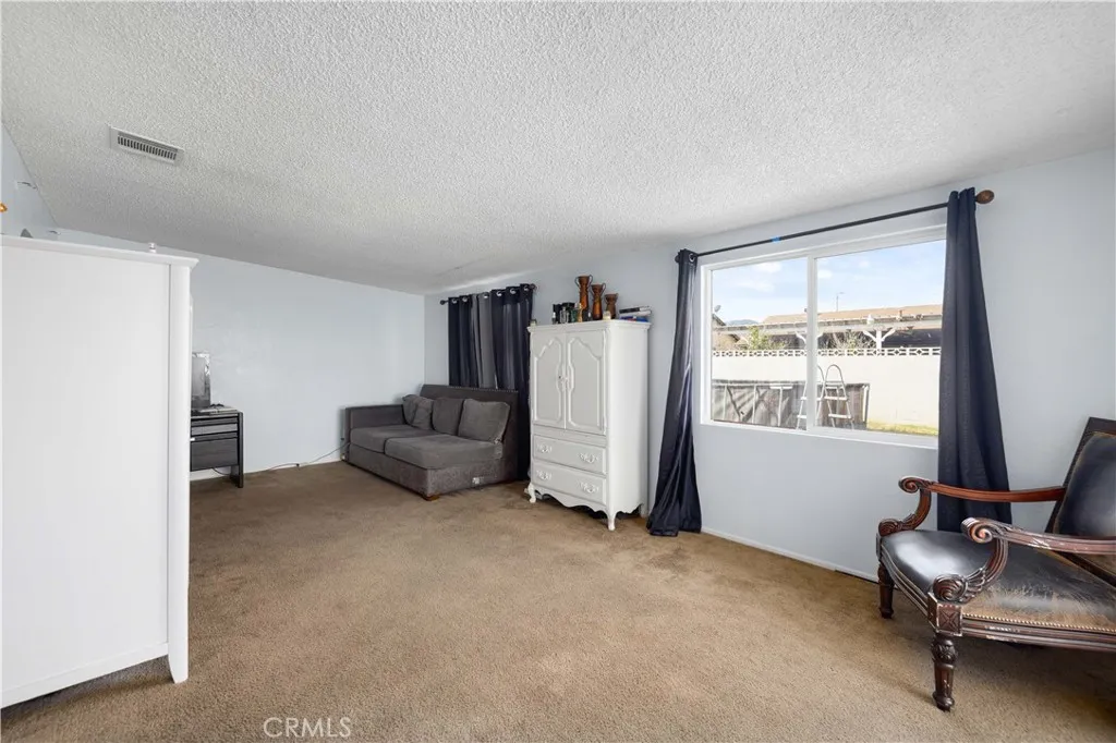 38511 Carolside, Palmdale, California 93550 home-pic-14