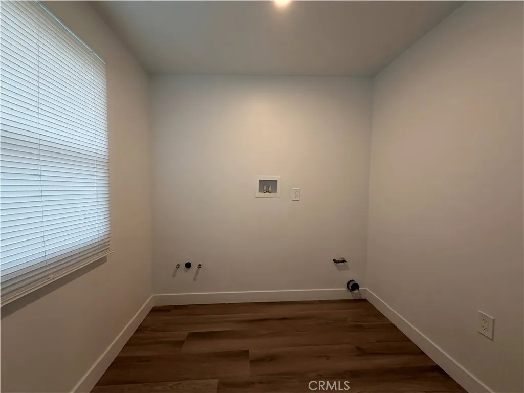 121 W 84th, Los Angeles, California 90003 home-pic-6