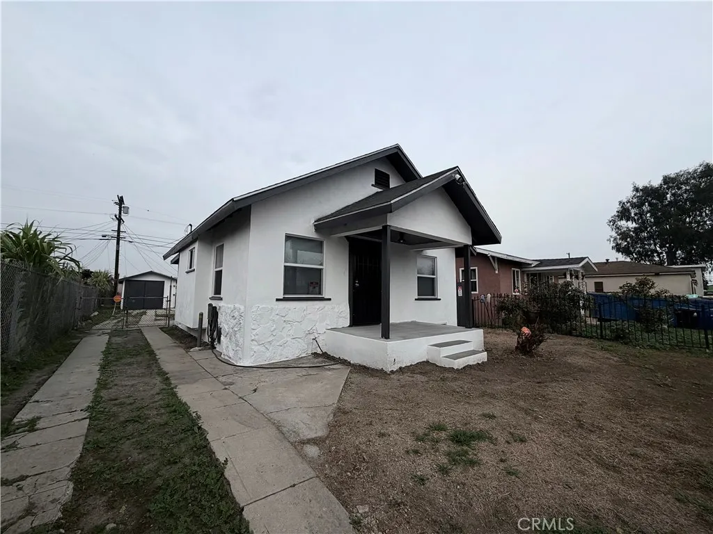 121 W 84th, Los Angeles, California 90003 home-pic-1