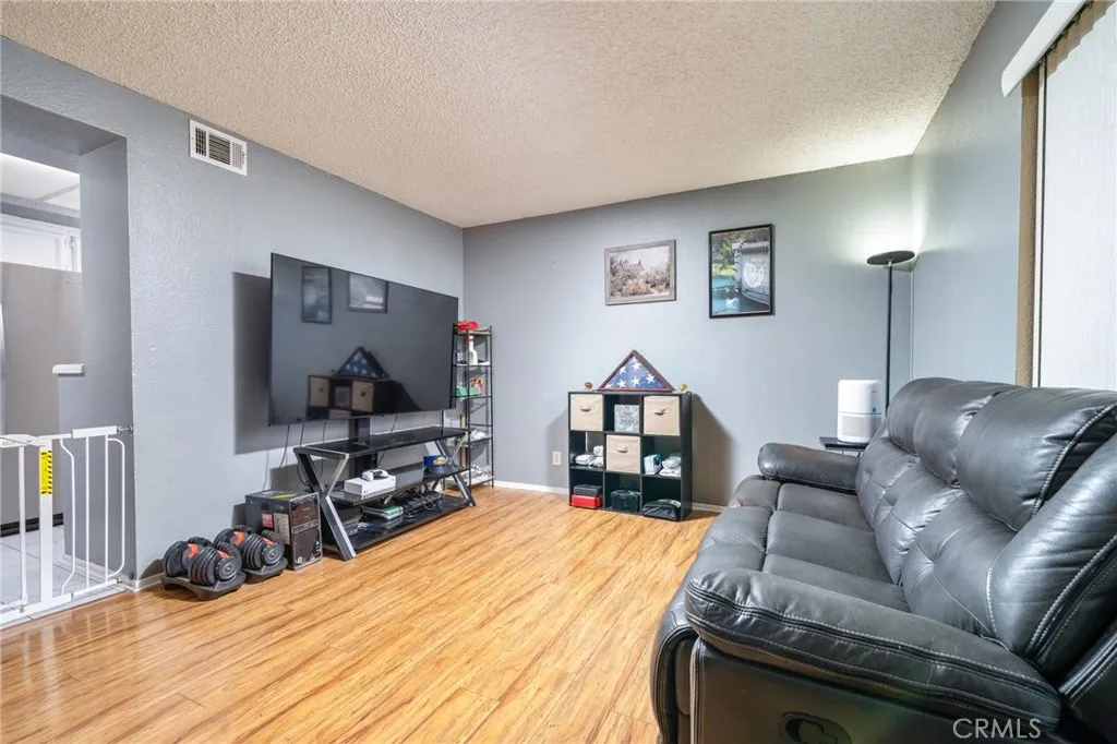 8167 Vineyard 8, Rancho Cucamonga, California 91730 home-pic-2