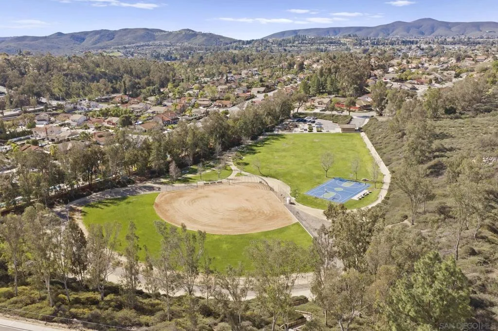 14725 Fieldview Way, Poway, California 92064 home-pic-65