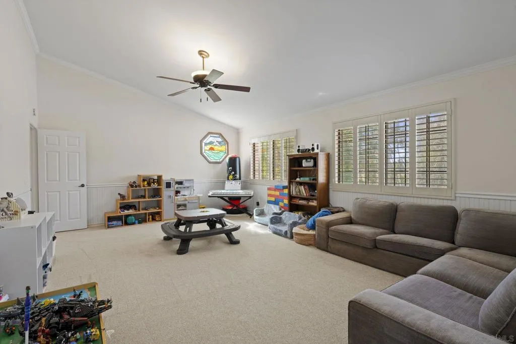 14725 Fieldview Way, Poway, California 92064 home-pic-32