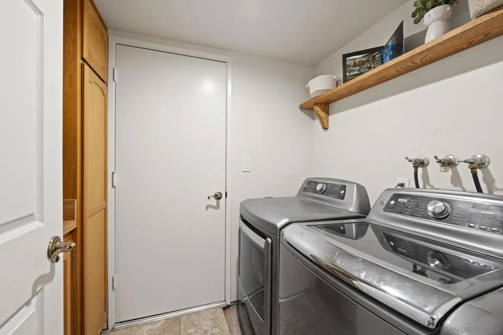 14725 Fieldview Way, Poway, California 92064 home-pic-12