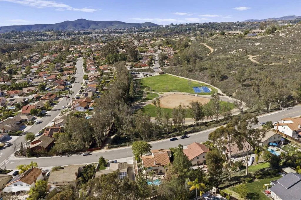 14725 Fieldview Way, Poway, California 92064 home-pic-63