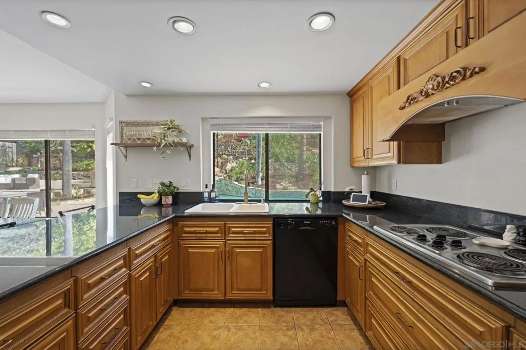 14725 Fieldview Way, Poway, California 92064 home-pic-20