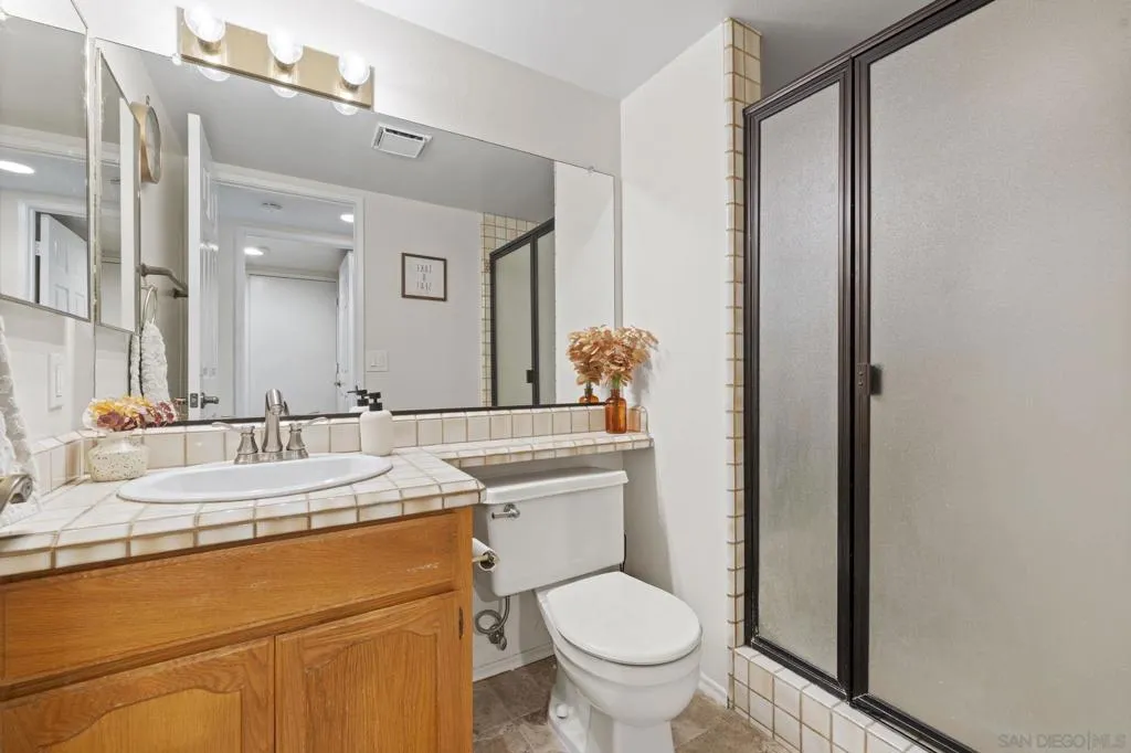 14725 Fieldview Way, Poway, California 92064 home-pic-11