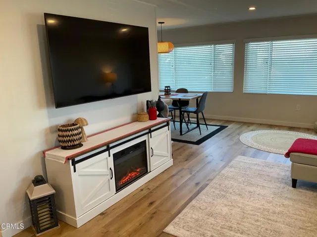 Living Rm NW