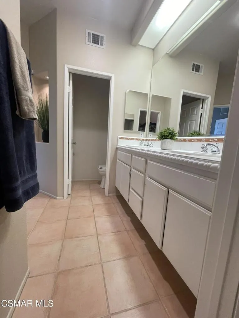 11841 Barletta Place, Moorpark, California 93021 home-pic-16