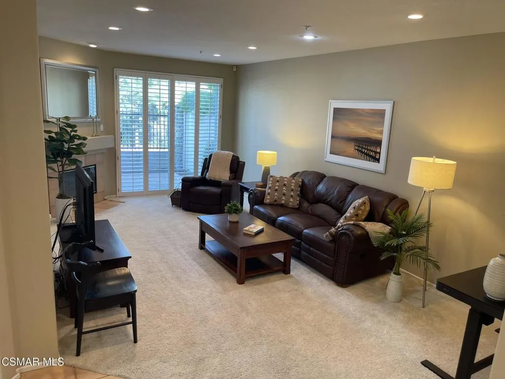 11841 Barletta Place, Moorpark, California 93021 home-pic-4