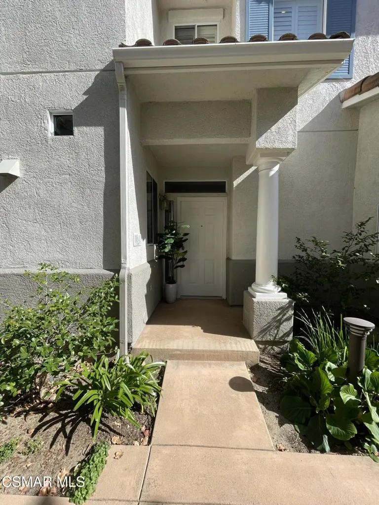 11841 Barletta Place, Moorpark, California 93021 home-pic-3