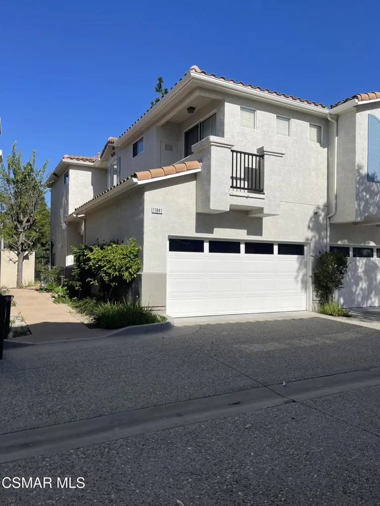 11841 Barletta Place, Moorpark, California 93021 home-pic-1