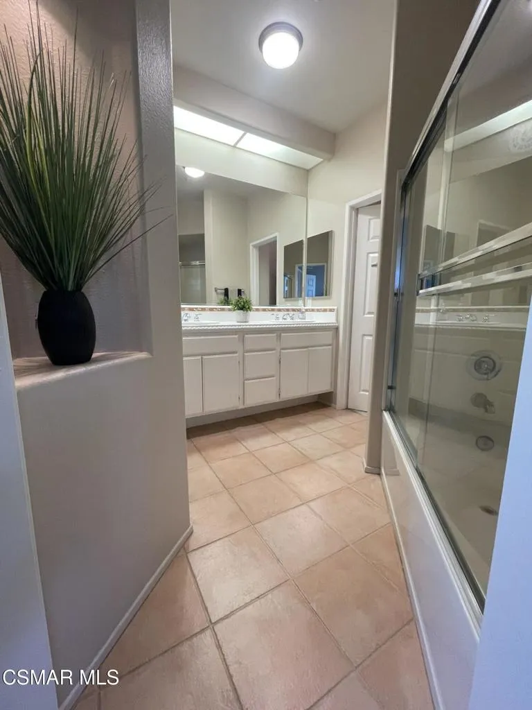 11841 Barletta Place, Moorpark, California 93021 home-pic-15