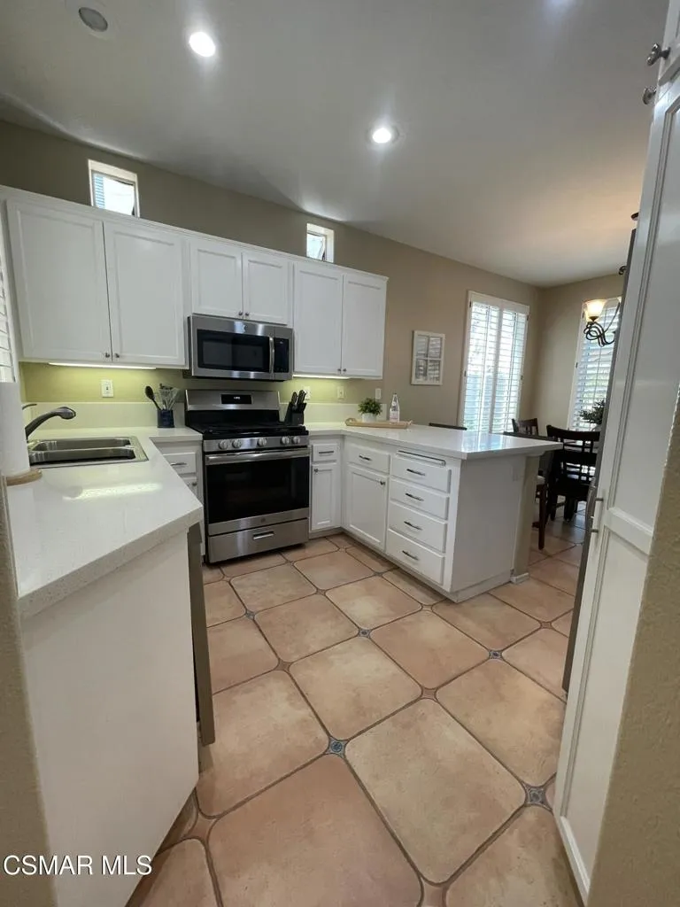 11841 Barletta Place, Moorpark, California 93021 home-pic-6