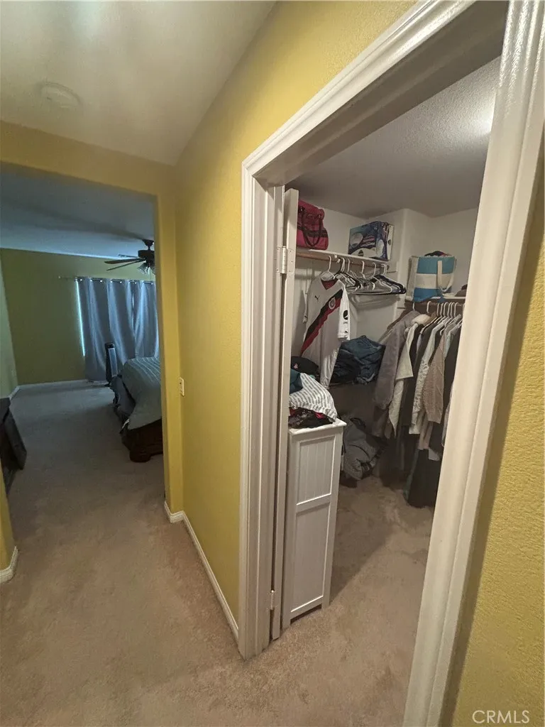 1064 Queen Annes Lane, Beaumont, California 92223 home-pic-40