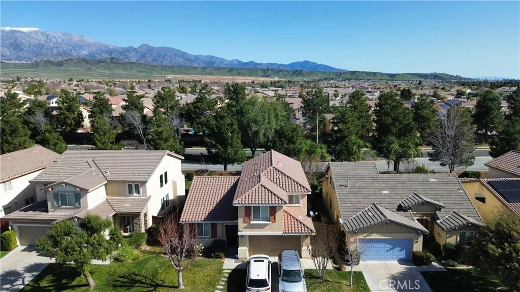 1064 Queen Annes Lane, Beaumont, California 92223 home-pic-0
